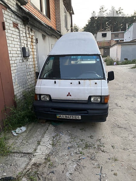 Mitsubishi L 300 1997  випуску Київ з двигуном 2.5 л дизель  механіка за 1400 долл. 