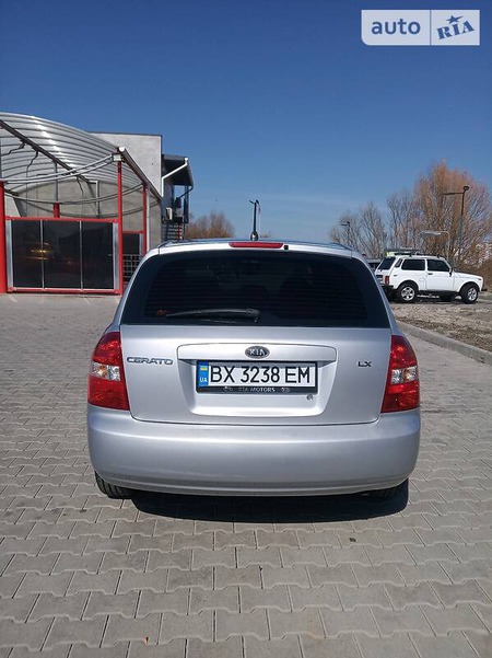 KIA Cerato 2006  випуску Хмельницький з двигуном 1.6 л бензин хэтчбек механіка за 5500 долл. 