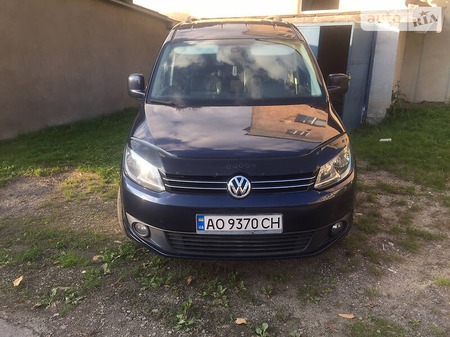 Volkswagen Caddy 2012  випуску Ужгород з двигуном 2 л дизель мінівен автомат за 12500 долл. 