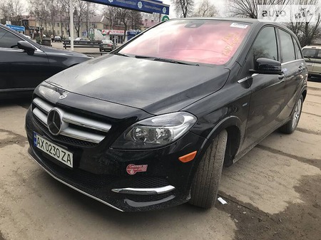 Mercedes-Benz B 250 2017  випуску Харків з двигуном 0 л електро хэтчбек  за 21950 долл. 