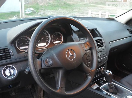 Mercedes-Benz C клас 2010  випуску Львів з двигуном 2.2 л дизель універсал механіка за 14000 долл. 