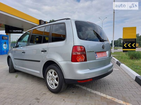 Volkswagen Touran 2007  випуску Дніпро з двигуном 1.4 л бензин мінівен механіка за 7300 долл. 