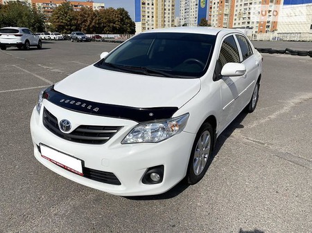 Toyota Corolla 2011  випуску Харків з двигуном 1.6 л бензин седан автомат за 11200 долл. 