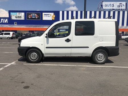 Fiat Doblo 2005  випуску Хмельницький з двигуном 1.3 л дизель мінівен  за 4500 долл. 