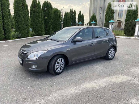 Hyundai i30 2008  випуску Рівне з двигуном 1.6 л дизель хэтчбек механіка за 6750 долл. 