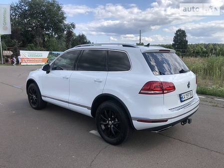 Volkswagen Touareg 2016  випуску Київ з двигуном 3.6 л бензин позашляховик автомат за 29650 долл. 