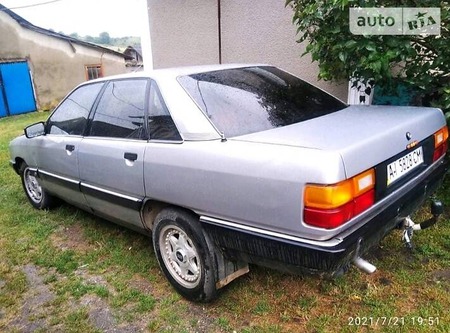 Audi 100 1988  випуску Чернівці з двигуном 2.3 л  седан механіка за 1500 долл. 