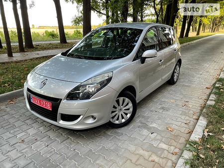 Renault Scenic 2011  випуску Полтава з двигуном 1.5 л дизель універсал автомат за 8500 долл. 