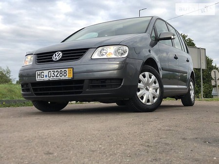 Volkswagen Touran 2005  випуску Львів з двигуном 1.6 л бензин універсал механіка за 5899 долл. 