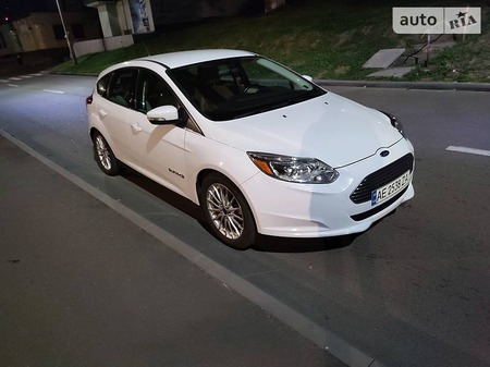 Ford Focus 2014  випуску Дніпро з двигуном 0 л електро хэтчбек автомат за 8700 долл. 