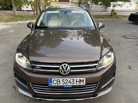 Volkswagen Touareg 2011  випуску Миколаїв з двигуном 3 л дизель позашляховик автомат за 13999 долл. 