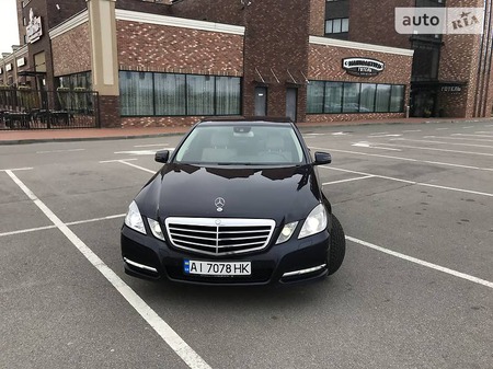 Mercedes-Benz E 220 2010  випуску Київ з двигуном 2.2 л дизель седан механіка за 11700 долл. 