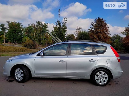 Hyundai i30 2008  випуску Дніпро з двигуном 1.6 л бензин універсал механіка за 5999 долл. 