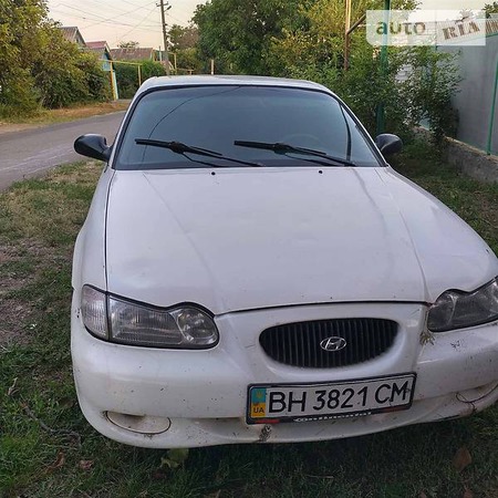 Hyundai Sonata 1997  випуску Одеса з двигуном 2 л  седан механіка за 2600 долл. 