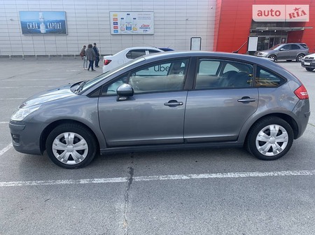 Citroen C4 2010  випуску Львів з двигуном 1.6 л дизель хэтчбек автомат за 5999 долл. 