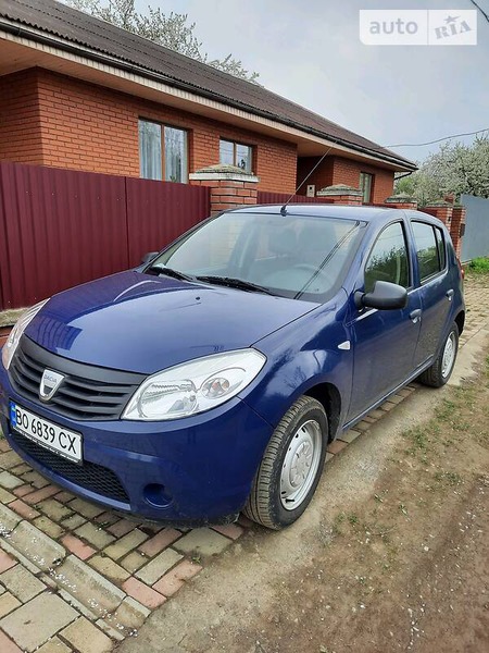 Dacia Sandero 2009  випуску Ужгород з двигуном 1.4 л бензин хэтчбек  за 4600 долл. 