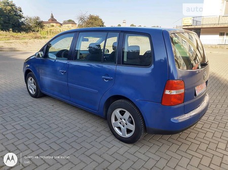 Volkswagen Touran 2003  випуску Львів з двигуном 1.6 л бензин мінівен механіка за 5290 долл. 