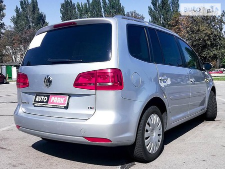 Volkswagen Touran 2012  випуску Запоріжжя з двигуном 1.4 л бензин мінівен механіка за 9990 долл. 