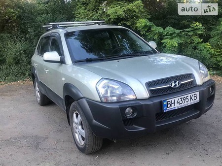 Hyundai Tucson 2008  випуску Одеса з двигуном 2 л бензин позашляховик механіка за 7900 долл. 