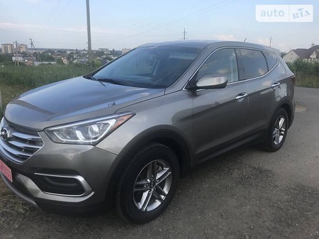 Hyundai Santa Fe 2018  випуску Луцьк з двигуном 2.4 л бензин позашляховик автомат за 16600 долл. 