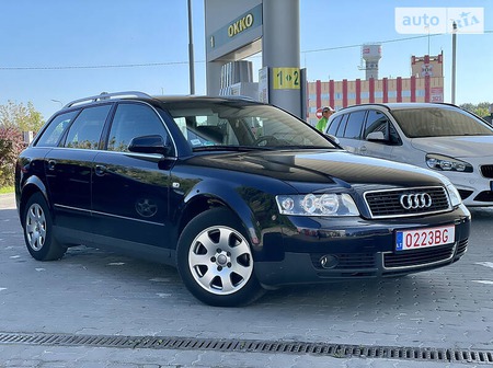 Audi A4 Limousine 2004  випуску Львів з двигуном 1.6 л бензин універсал механіка за 5550 долл. 