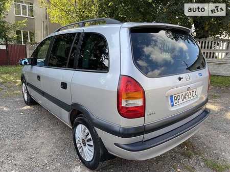 Opel Zafira Tourer 2001  випуску Чернівці з двигуном 2 л дизель мінівен механіка за 1750 долл. 