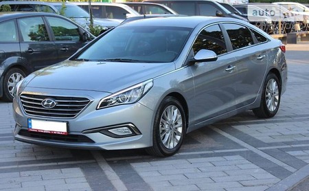 Hyundai Sonata 2014  випуску Київ з двигуном 0 л газ седан механіка за 14300 долл. 