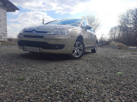 Citroen C4 2005  випуску Житомир з двигуном 1.6 л бензин хэтчбек  за 4900 долл. 