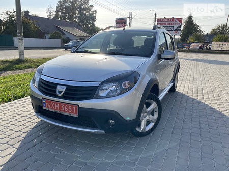 Dacia Sandero Stepway 2010  випуску Івано-Франківськ з двигуном 1.6 л бензин позашляховик механіка за 6900 долл. 