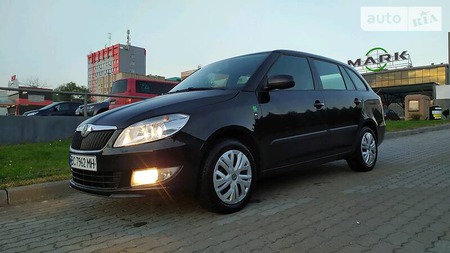 Skoda Fabia 2011  випуску Львів з двигуном 1.2 л дизель універсал механіка за 5650 долл. 