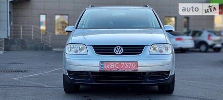 Volkswagen Touran 2004  випуску Дніпро з двигуном 1.6 л  мінівен механіка за 6800 долл. 