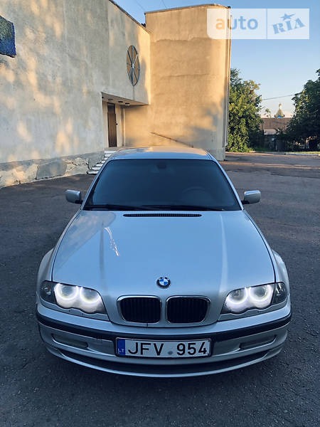 BMW 330 2001  випуску Рівне з двигуном 3 л дизель седан автомат за 3900 долл. 