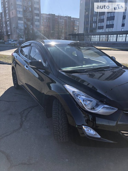 Hyundai Elantra 2012  випуску Черкаси з двигуном 1.8 л  седан механіка за 10700 долл. 