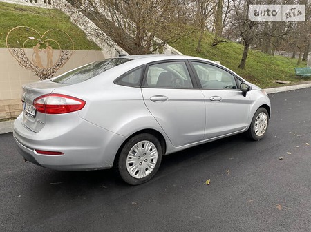 Ford Fiesta 2013  випуску Херсон з двигуном 1.6 л бензин седан механіка за 7300 долл. 