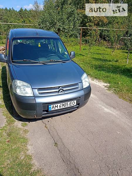 Citroen Berlingo 2006  випуску Житомир з двигуном 1.6 л бензин універсал механіка за 5600 долл. 