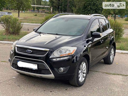 Ford Kuga 2012  випуску Харків з двигуном 2.5 л бензин позашляховик автомат за 13200 долл. 