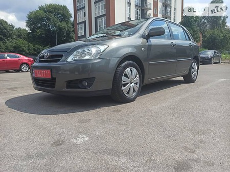 Toyota Corolla 2005  випуску Дніпро з двигуном 1.6 л бензин хэтчбек механіка за 7000 долл. 