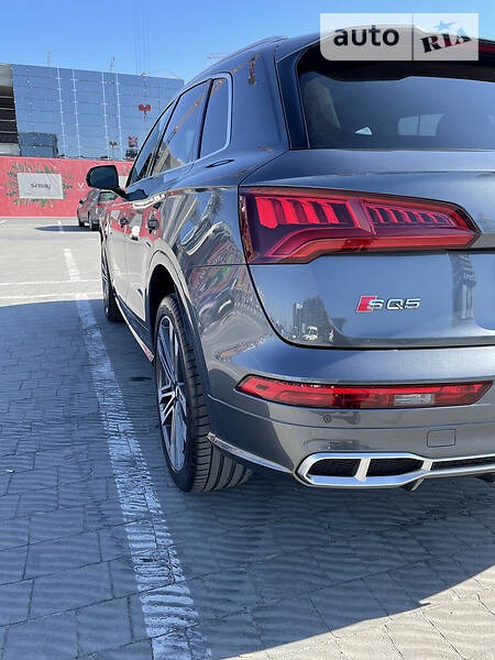 Audi SQ5 2018  випуску Львів з двигуном 3 л бензин позашляховик автомат за 49900 долл. 