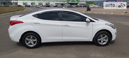 Hyundai Elantra 2013  випуску Одеса з двигуном 1.6 л бензин седан механіка за 9200 долл. 