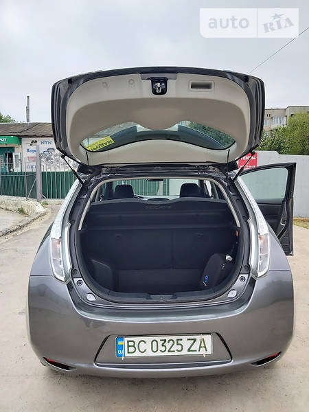 Nissan Leaf 2016  випуску Херсон з двигуном 0 л електро седан автомат за 10800 долл. 