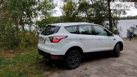 Ford Kuga 2017  випуску Київ з двигуном 2 л дизель універсал автомат за 17500 долл. 