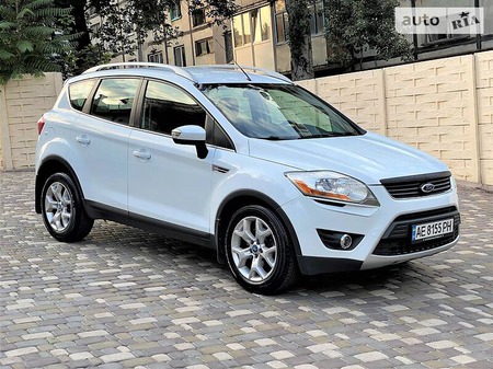 Ford Kuga 2011  випуску Дніпро з двигуном 2 л дизель позашляховик автомат за 10800 долл. 