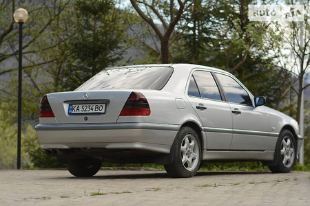 Mercedes-Benz C 280 1998  випуску Київ з двигуном 4.3 л бензин седан механіка за 6700 долл. 