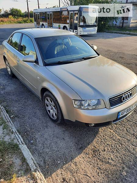 Audi A4 Limousine 2003  випуску Запоріжжя з двигуном 2 л бензин седан автомат за 4800 євро 