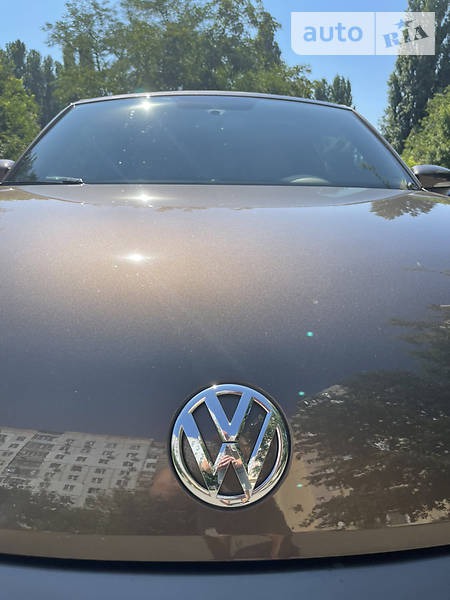 Volkswagen Beetle 2014  випуску Одеса з двигуном 1.8 л бензин кабріолет автомат за 13000 долл. 