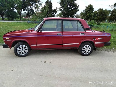 Lada 2105 1995  випуску Тернопіль з двигуном 1.5 л  седан механіка за 1150 долл. 