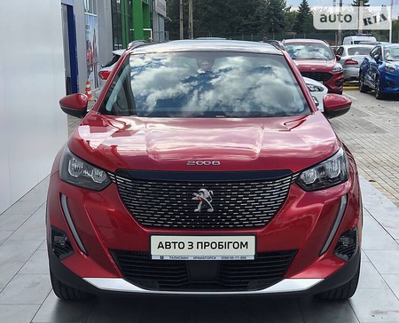 Peugeot 2008 2021  випуску Донецьк з двигуном 1.2 л бензин позашляховик автомат за 25200 долл. 