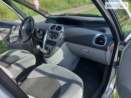 Citroen Xsara Picasso 2010  випуску Полтава з двигуном 0 л дизель універсал механіка за 5200 долл. 