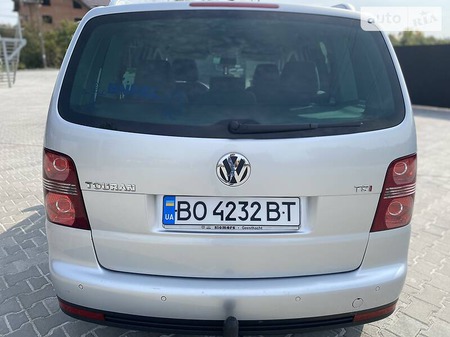 Volkswagen Touran 2006  випуску Львів з двигуном 1.4 л бензин мінівен автомат за 6500 долл. 