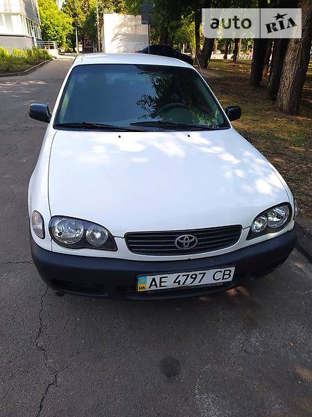 Toyota Corolla 2001  випуску Дніпро з двигуном 1.4 л бензин седан механіка за 3300 долл. 